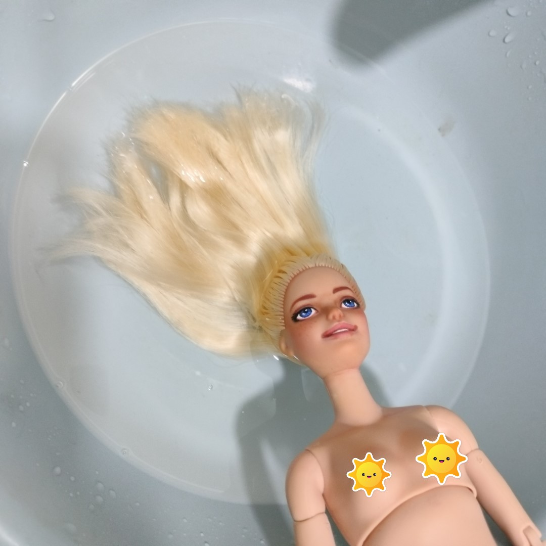 barbie-hair-wash